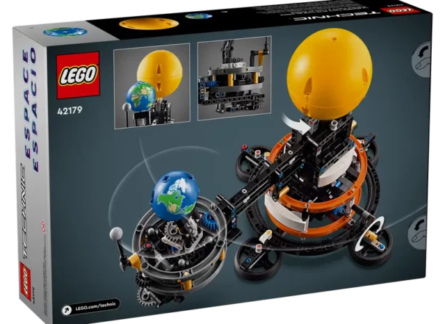 Opakowanie LEGO 42179 Planeta Ziemia i Księżyc na orbicie